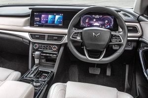 Mahindra XUV700 Interior and Features