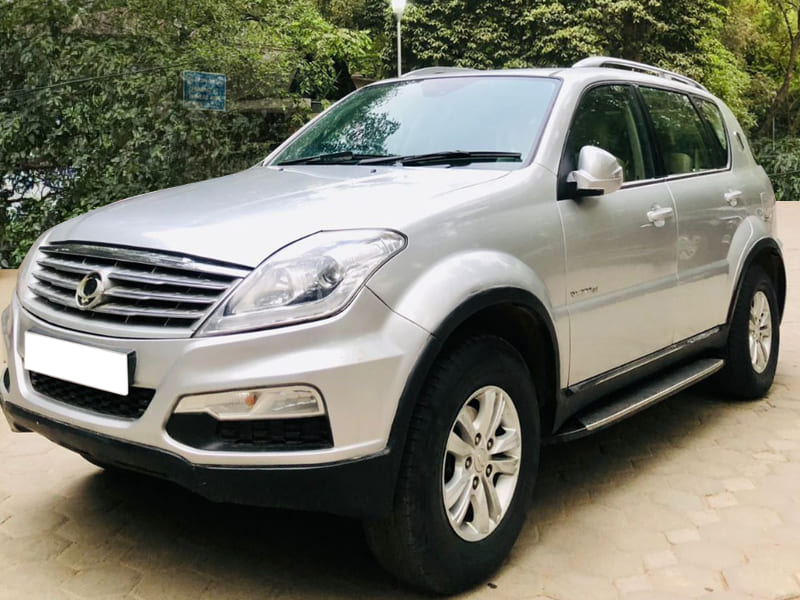 Mahindra Rexton RX7 auto diesel